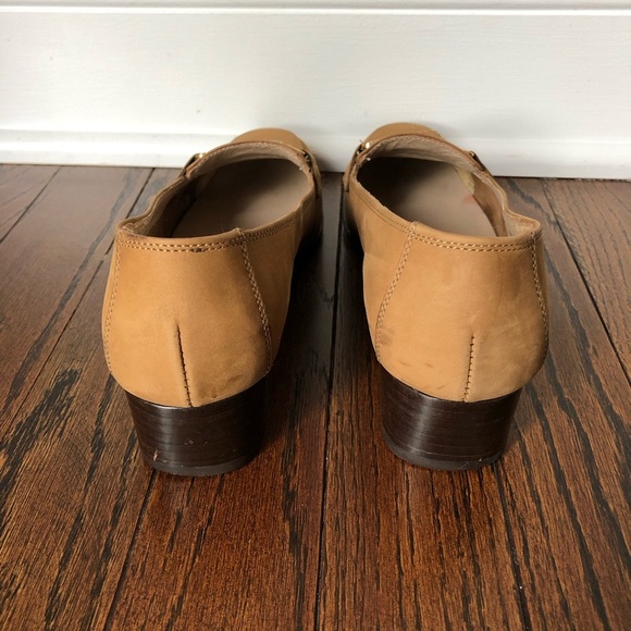 Salvatore Ferragamo Women’s 5.5 Tan Suede Genuine Leather 1.25” Heel Pumps - GUC - Picture 4 of 11